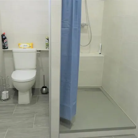Apartment Renove Avec Wifi Bien Equipe Au Centre De - Ref 940