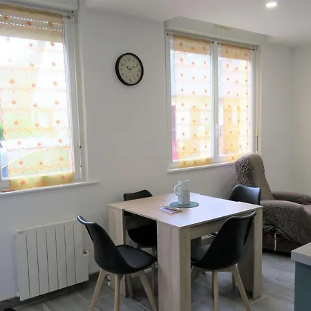 Apartment Renove Avec Wifi Bien Equipe Au Centre De - Ref 940